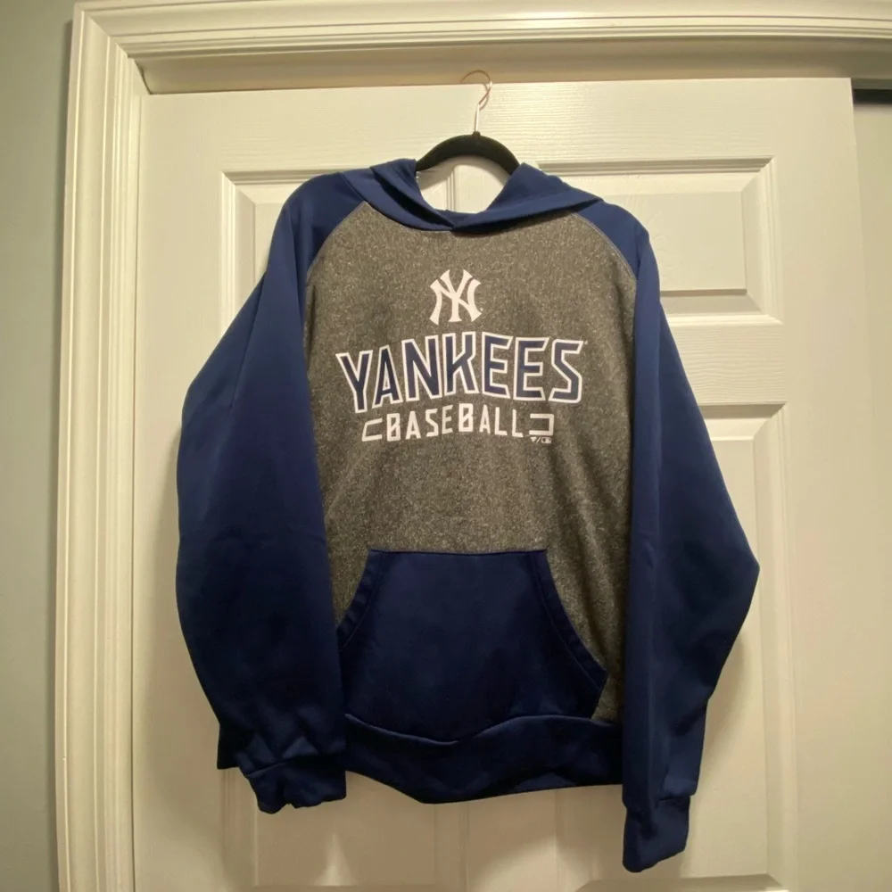 Fanatics Yankees Baseball Athletic Gray and Blue Hoodie